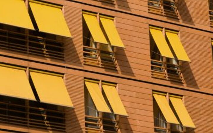Solutions for UV- and weather-resistant seams