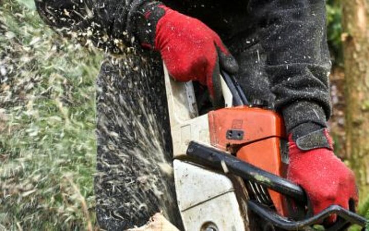 Solutions for cut-protective seams
