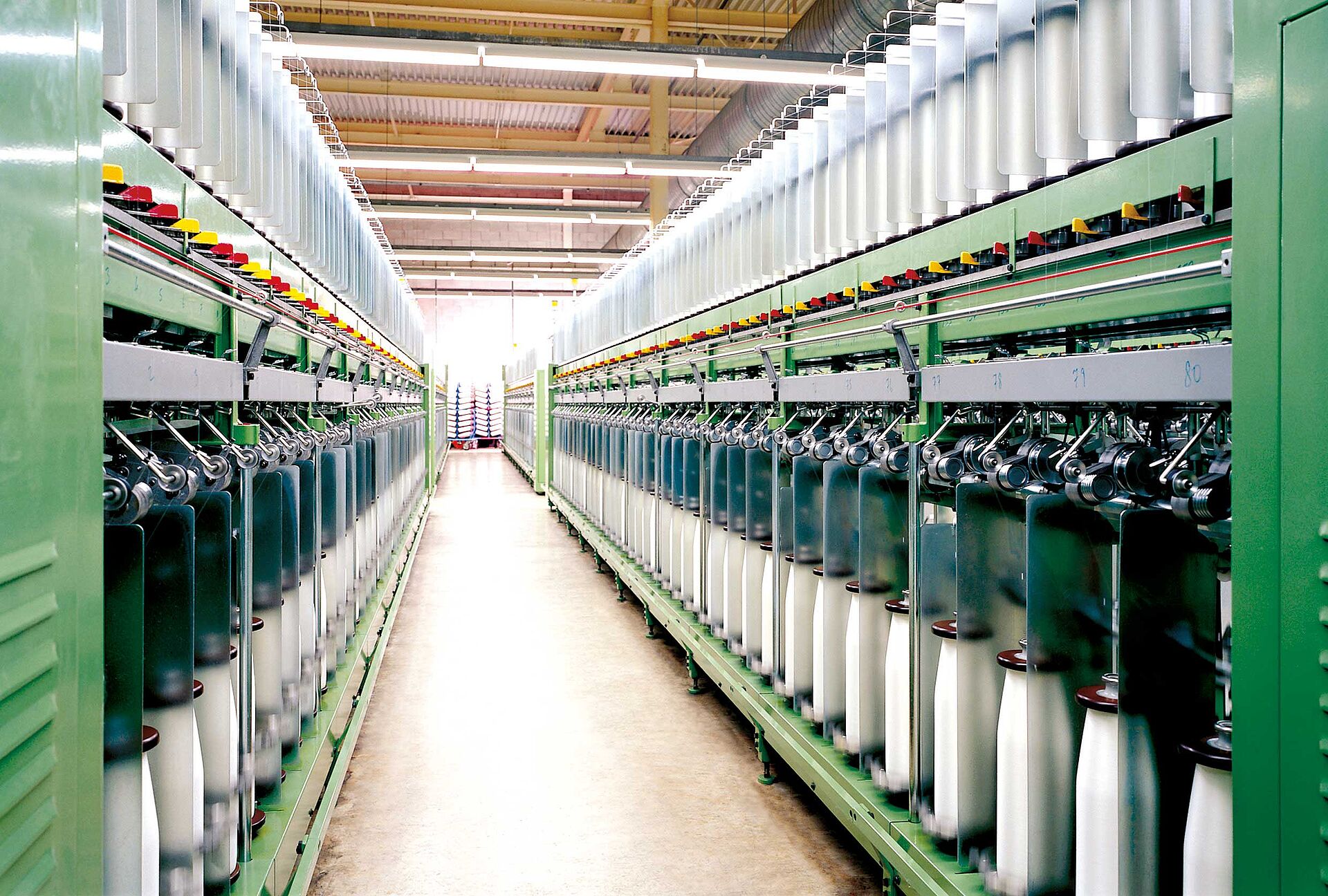 Ring twister machine