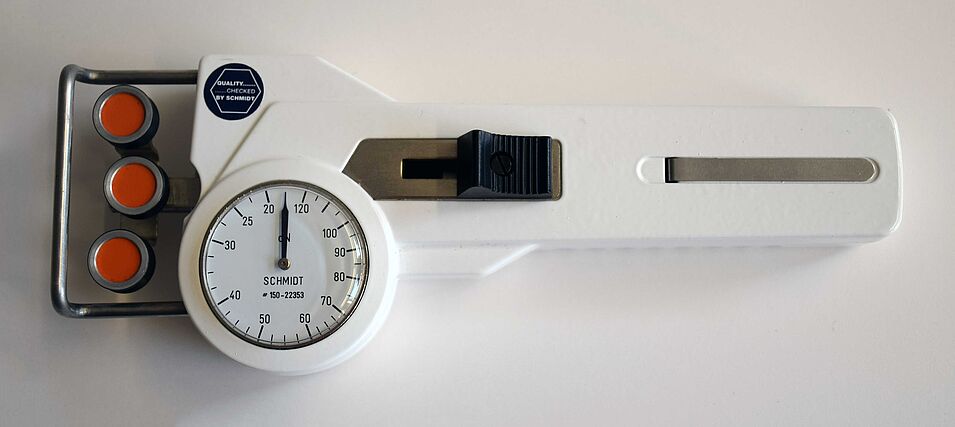 Schmidt tension measuring device