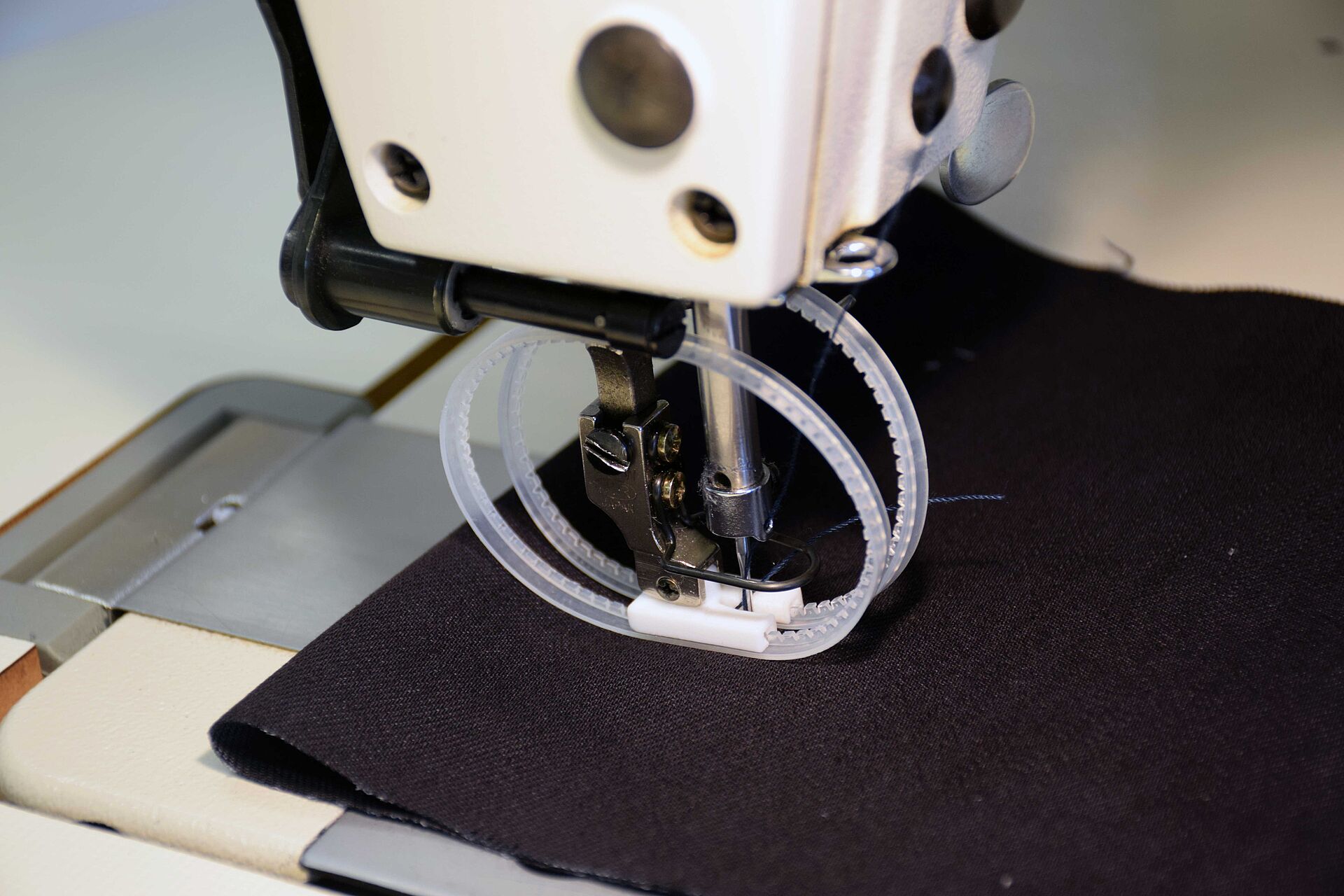 Plastic roller presser foot